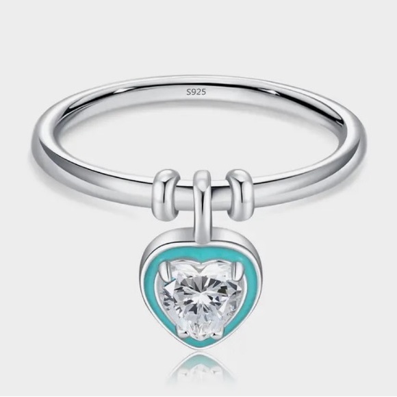 Beautiful ring and earring set - Picture 1 of 7